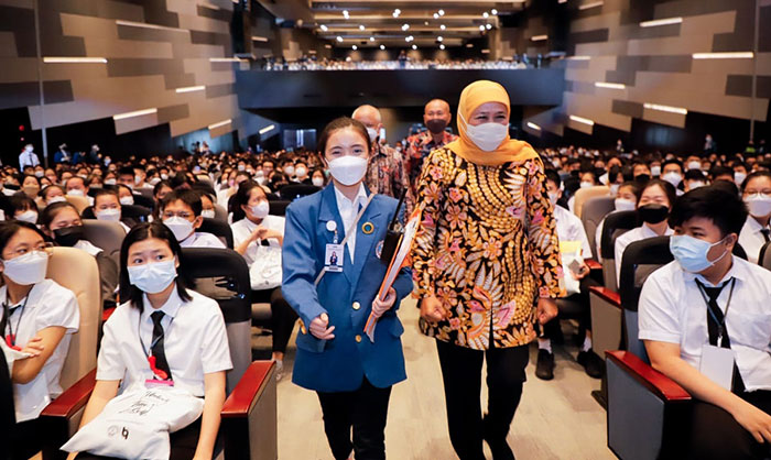 Songsong Indonesia Emas 2045, Gubernur Khofifah Tekankan Pentingnya Keterampilan Sosial