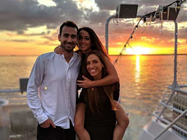 Satu istri, satu pacar, berencana akan diperistri juga dan menikah di Indonesia. foto: mirror.co.uk