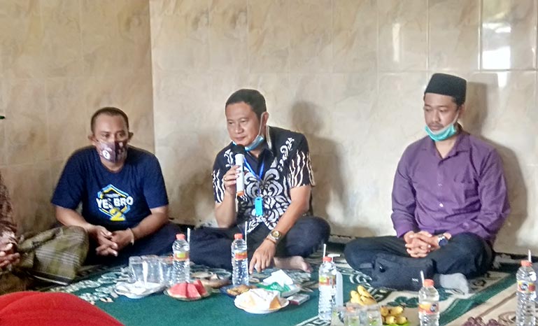 Yuhronur Efendi (tengah) saat konsolidasi dengan para relawan Yesbro.