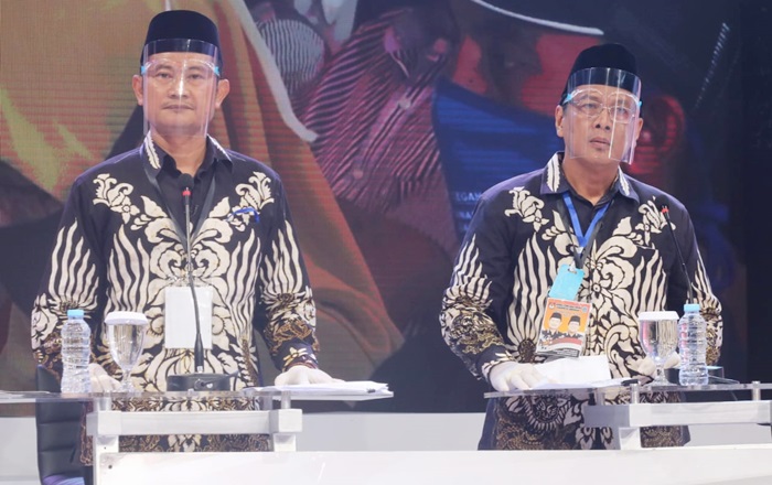 Yuhronur Efendi-KH Abdul Rouf saat Debat Publik.