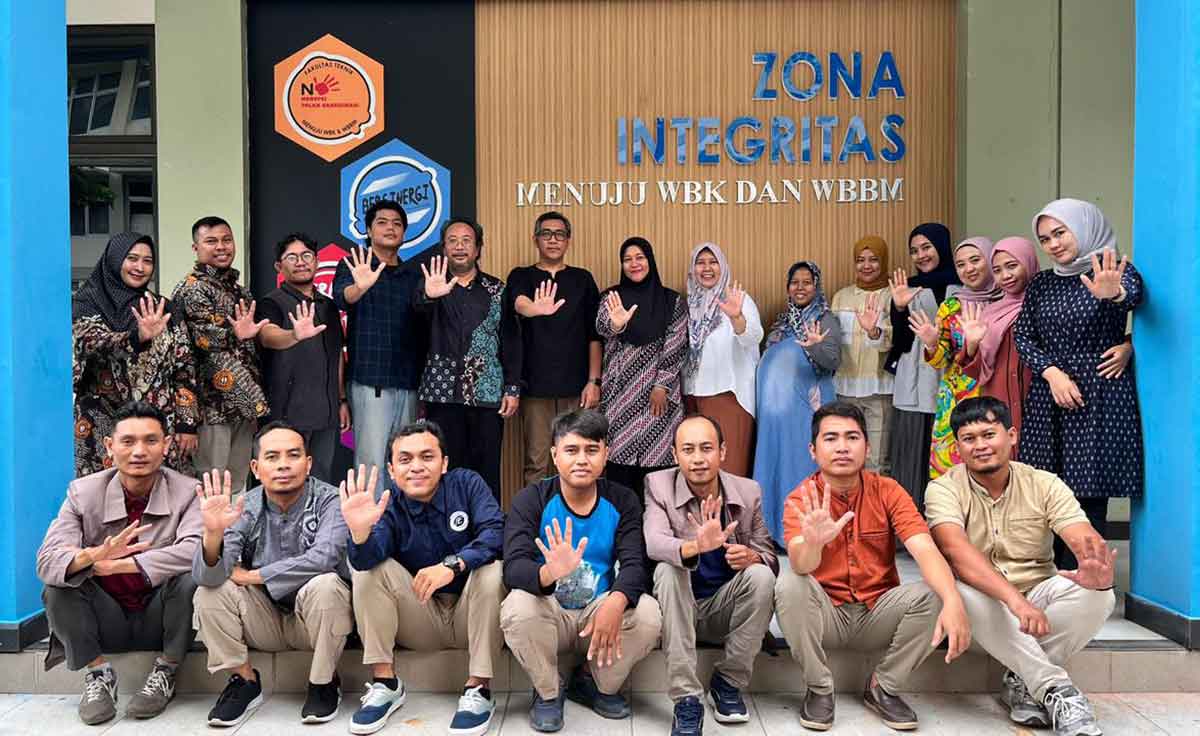 Sivitas akademika FT UTM.