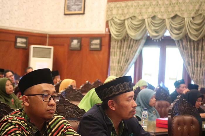 Para kepala madrasah saat audiemsi dengan Wali Kota Malang Sutiaji di ruang sidang Balai Kota Malang, Rabu (10/10). 