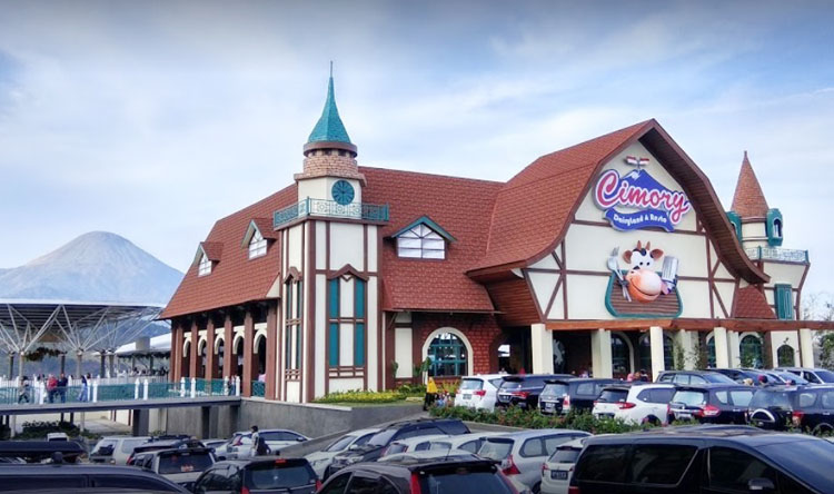 Cimory Dairyland and Resto di Jl. Raya Prigen, Kabupaten Pasuruan. foto: hargaticket.com