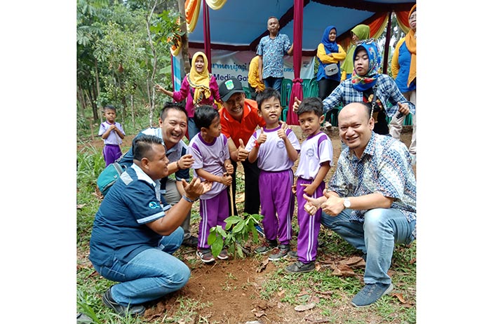 Anak-anak PAUD saat foto bersama usai kegiatan.
