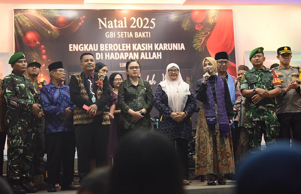 Wali Kota Kediri Vinanda Prameswati saat memberi sambutan didampingi jajaran Forkopimda Kota Kediri. Foto: Ist.