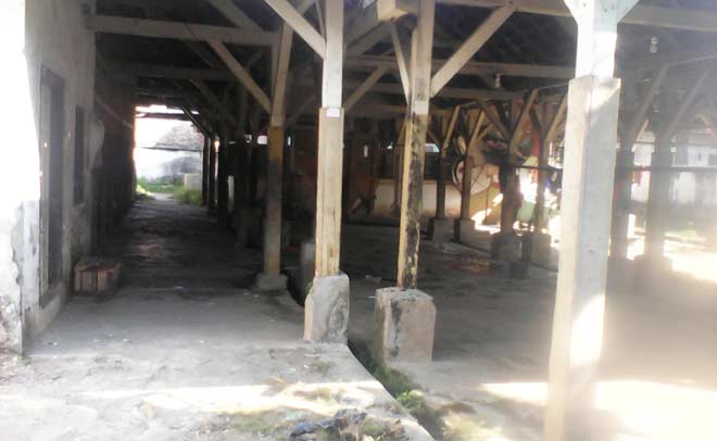 Kondisi RPH di Jl Sumatera 1 Ponorogo yang sudah tidak layak.