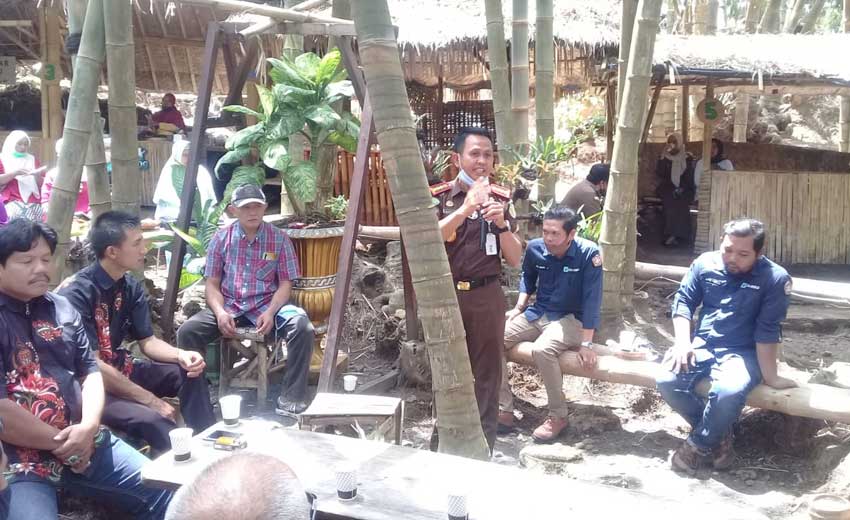 Suasana pembekalan perkara hukum yang digelar Kejari Batu.