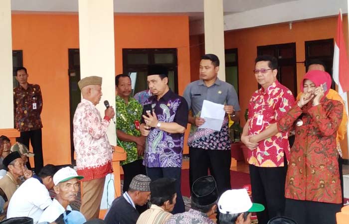 Bupati Lumajang Drs. As