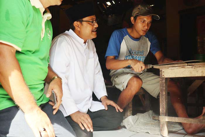 Kunjungi Sentra Keripik Tempe Sanan, Gus Ipul Beri Solusi Permodalan