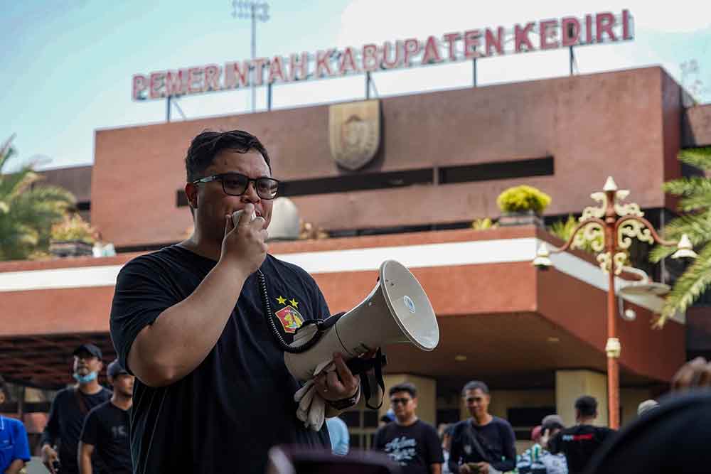 Bupati Kediri, Hanindhito Himawan Pramana mengimbau masyarakat agar mengembalikan barang yang dijarah saat demo di Kantor Pemkab pada 30 Agustus 2025. (Ist)