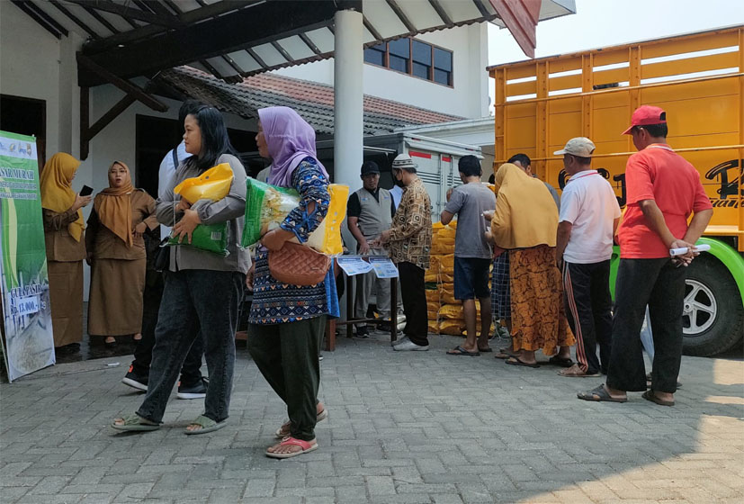 Stabilkan Harga Pangan, Pemkot Kediri Dan Bulog Gelar Operasi Pasar ...