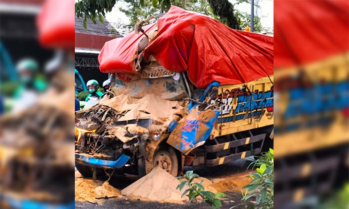 Kecelakaan Truk Di Sidoarjo, Sopir Tewas Terjepit