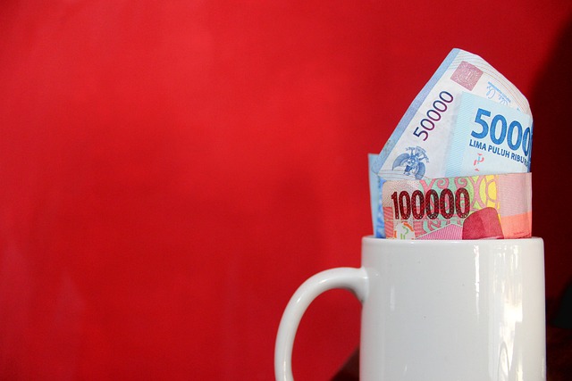 Ilustrasi Bansos atau BLT yang akan cair Agustus 2023 (pixabay/EmAji)