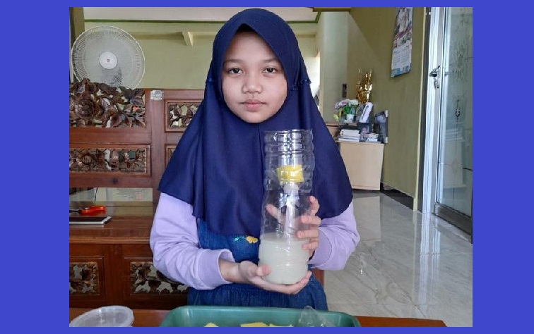 PEDULI LINGKUNGAN: Salah satu siswa SD Al Muslim belajar penanaman hidroponik yang dipandu pemateri secara virtual, Sabtu (18/9). foto ist