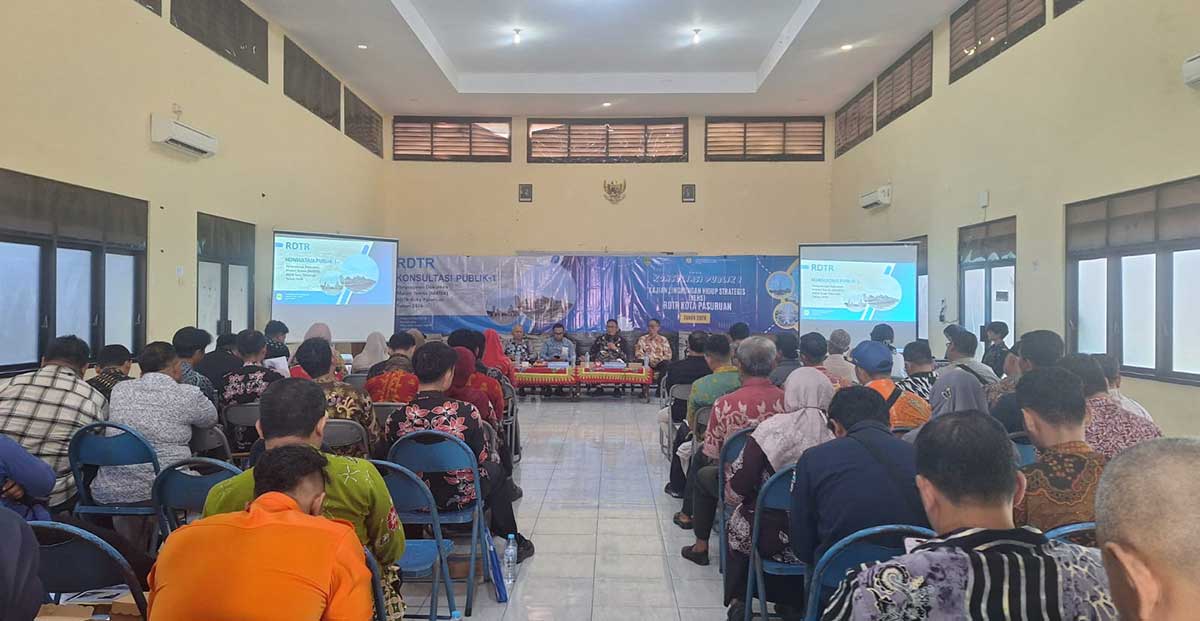 Konsultasi Publik I Penyusunan Dokumen Materi Teknis RDTR KLHS RDTR 2026 di Aula Kantor Kelurahan Purworejo, Kota Pasuruan.