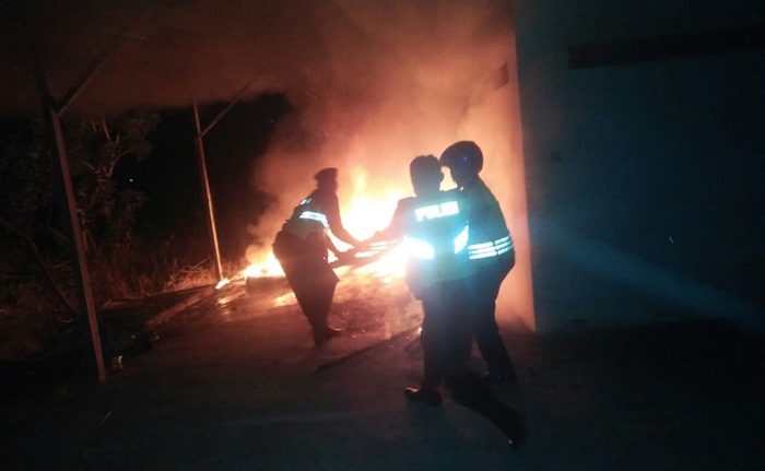 Bekas Gedung Cucian Mobil di Jenu Tuban Hangus Dilalap Si Jago Merah