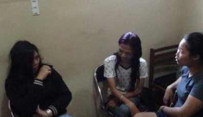 Beberapa PSK saat menunggu untuk didata. foto: istimewa