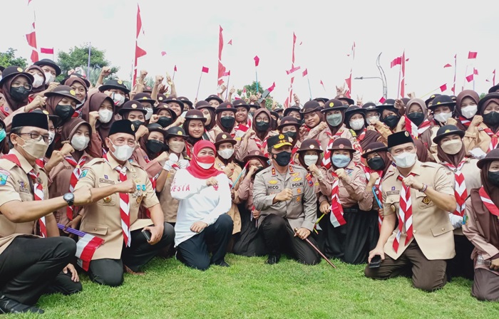 Pimpin Apel Hari Pramuka ke-61, Khofifah Ajak Segenap Anggota Gelorakan Pengabdian Tanpa Batas