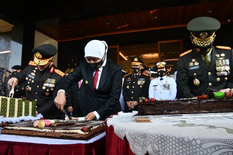 HUT Bhayangkara ke-74, Gubernur Khofifah: Polri Makin Profesional, Modern dan Terpercaya