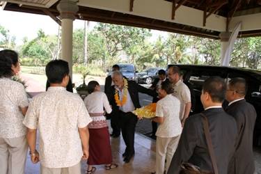 penyambutan satu tamu yang hadir dalam BDF. foto:puspen Mabes TNI