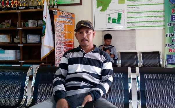 Kasun Jurangwali yang juga Ketua Tim Bedah Rumah Desa Sumber Brantas, Sudarmaji.