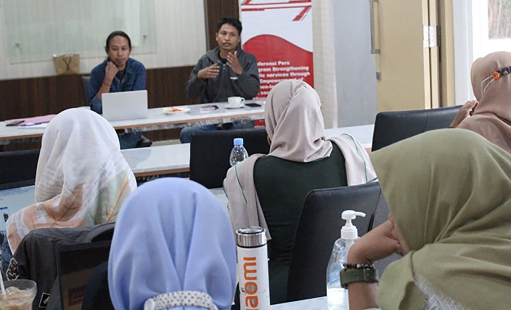 Diskusi dan media briefing dengan tema "Partisipasi Publik dalam Pencegahan Kasus Pernikahan Dini di Kabupaten Bojonegoro" yang digelar Bojonegoro Institute (BI) bersama IDEA melalui Program SPEAK. Acara ini mendapat dukungan dari Uni Eropa dan Hivos.
