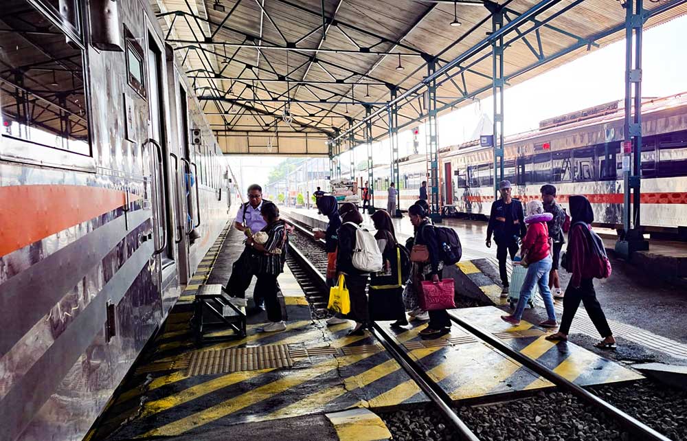 Penumpang Melonjak Selama Libur Panjang Kenaikan Isa Almasih, KAI Daop 7 Tambah Formasi Kereta