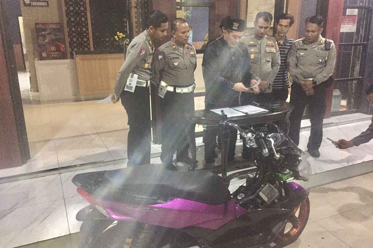 Motor korban yang disembunyikan teman temanya karena takut diperiksa Polisi.