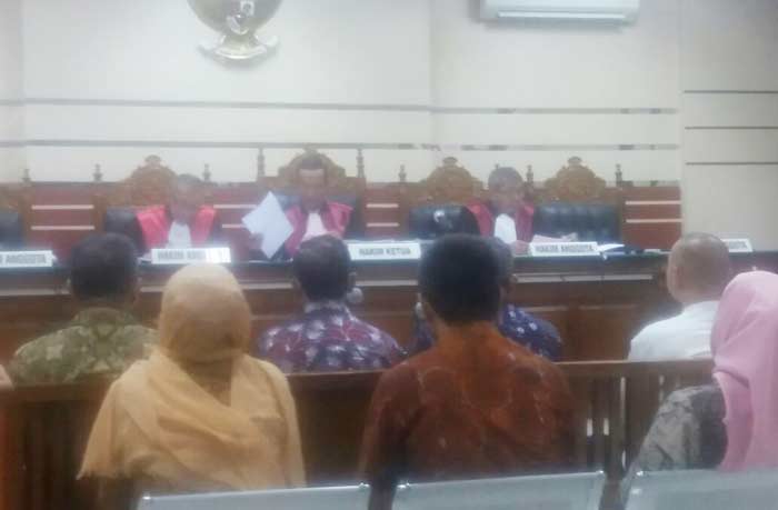 Suasana sidang dugaan tindak pidana korupsi yang melibatkan pimpinan Komisi B DPRD Jatim di Pengadilan Tipikor Surabaya.
