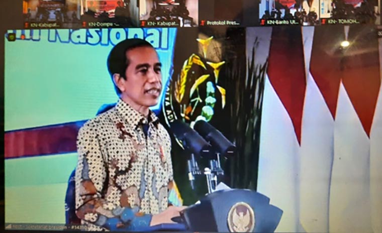 Jajaran Kantor Kejaksaan Negeri (Kejari) Kabupaten Kediri saat mengikuti Rapat Kerja Nasional secara virtual. (foto: Kejari Kab. Kediri)