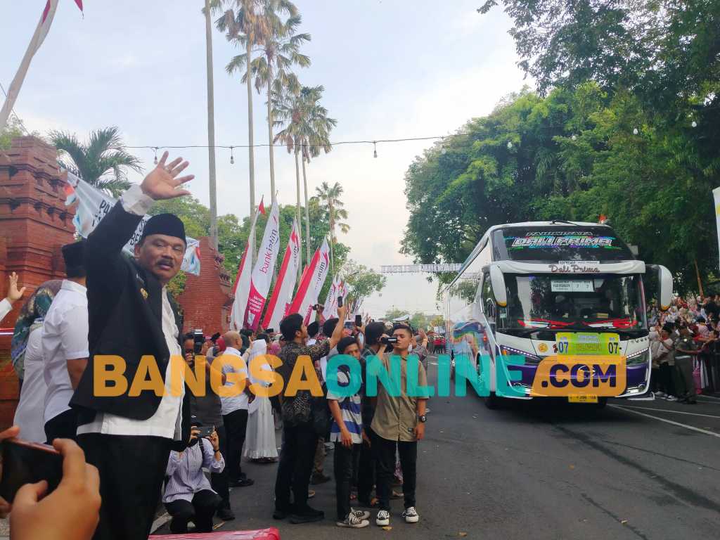 Ini Pesan Bupati Nganjuk saat Berangkatkan 376 Calon Jemaah Haji