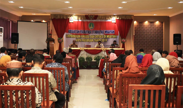 Kegiatan Fasilitasi Stabilitas Wilayah dalam rangka pembekalan dan analisa wilayah yang digelar di salah satu rumah makan.