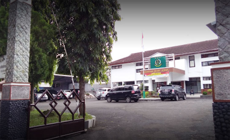 Kantor Kejari Jember, di Jalan Karimata, Kecamatan Sumbersari.
