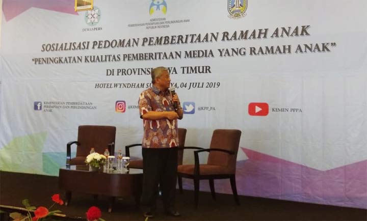 Ketua Dewan Pers Mohammad Nuh saat memberikan pemaparan. foto: YUDI ARIANTO/ BANGSAONLINE