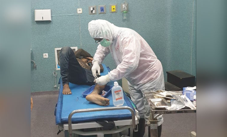 Satu lagi pelaku jambret handphone di Jalan Teuku Umar tertangkap. Ia dirawat di RS Pusdik Gasum Porong karena kakinya ditembus peluru oleh polisi.