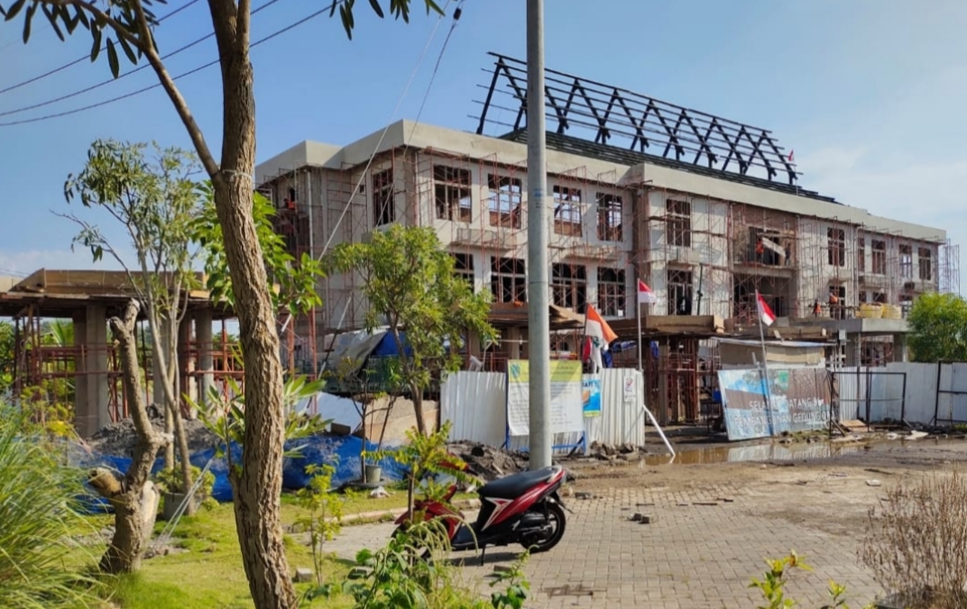 Pembangunan Gedung Lettu Imam di Kompleks Perkantoran Raci. (foto: ist)