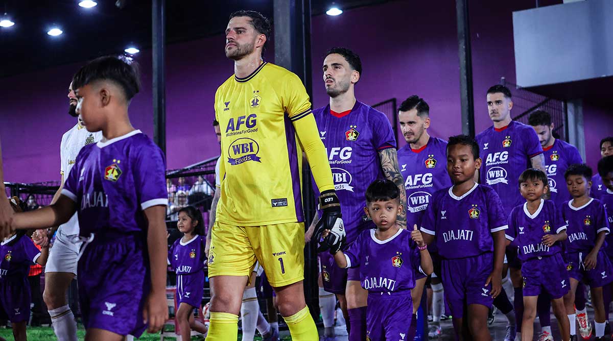 Pemain Persik Kediri saat akan bertanding. Foto: Ist