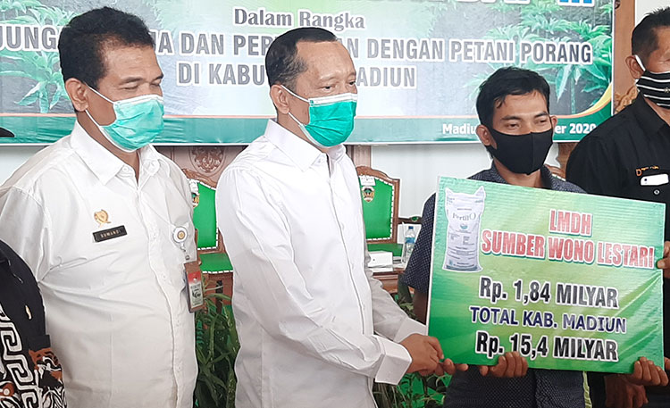 Wakil Ketua Komisi IV DPR RI, Hasan Aminuddin dalam kunjungannya ke Kabupaten Madiun. (foto: ist)