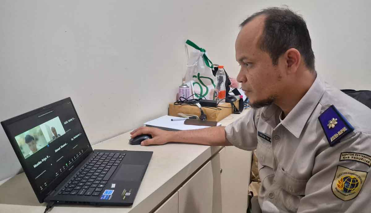Salah satu petugas dari Kantah Kabupaten Pasuruan saat mengikuti ujian wawancara penata pertanahan ahli muda.