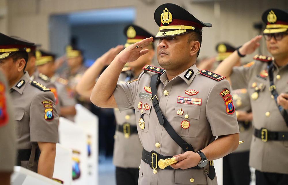 Kapolres Tuban AKBP Alaiddin saat mengikuti pelantikan di Gedung Mahameru Mapolda Jatim, Senin (12/1/2026).
