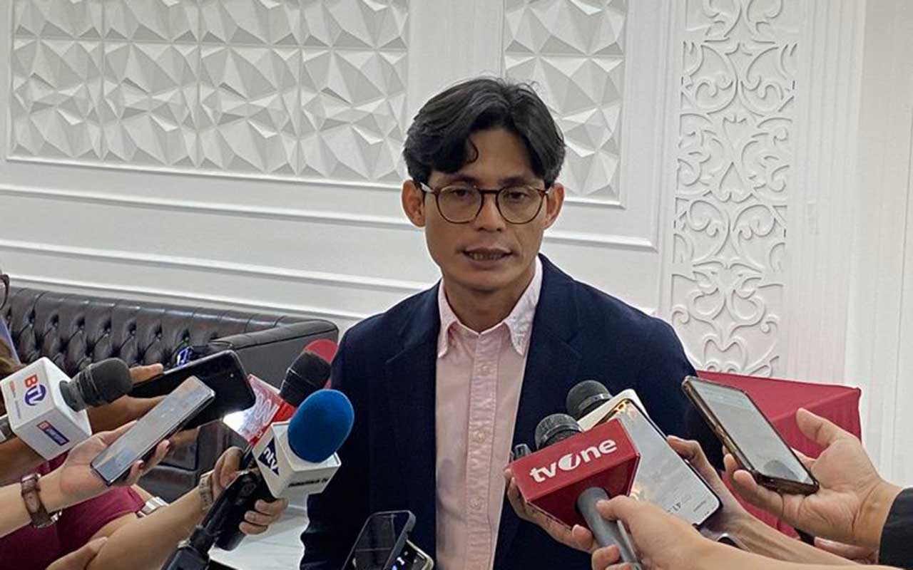 Koordinator Divisi Sosialisasi Pemilih dan Partisipasi Masyarakat KPU RI, August Mellaz usai rapat tim kampanye seluruh paslon di Kantor KPU, Jakarta Pusat, Rabu (3/12/2024). Foto: Kompas.com