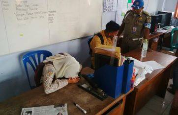 Razia Bioskop Mini, Sepasang Pelajar dengan Pakaian Acak-acakan dan Oknum Satpol PP Kediri Ditangkap