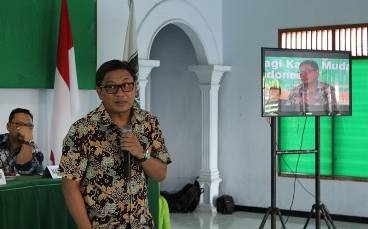 Anggota Komisi II DPR RI Abdul Malik Haramain saat sosialisasi 4 pilar di kantor DPC PKB Kabupaten Kediri. (foto: arif kurniawan/BANGSAONLINE)