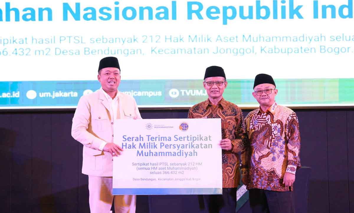 Menteri ATR/BPN Serahkan 212 Sertifikat Tanah Aset Muhammadiyah