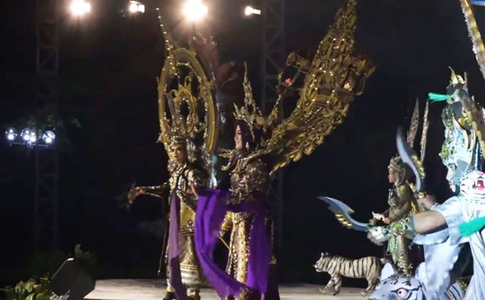Fashion Show Road to Festival Ekonomi Syariah (Fesyar) KPwBI Jember, Senin (22/8) kemarin.
