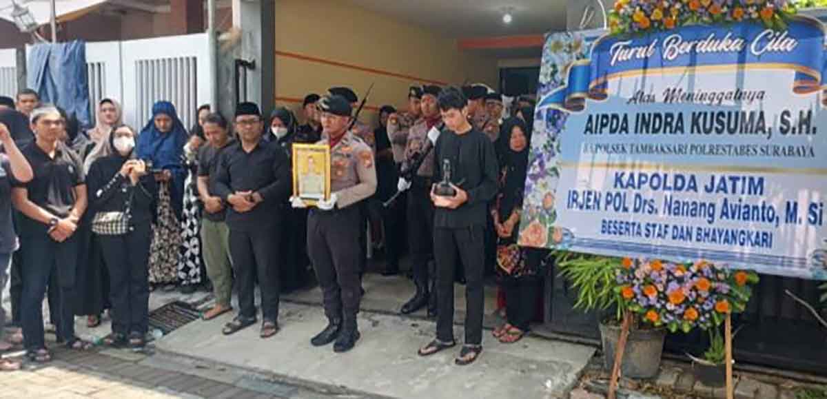 Rumah duka anggota Polsek Tambaksari.