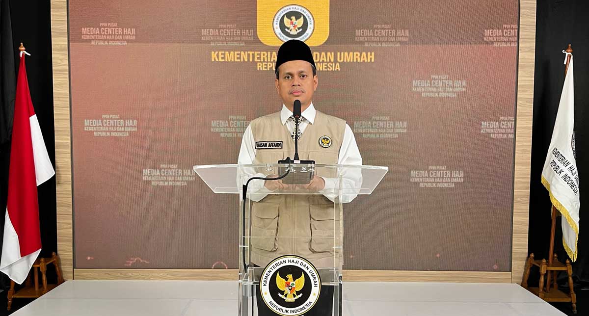 Kabiro Humas Kemenhaj, Moh. Hasan Afandi, saat memberi keterangan terkait haji ilegal. Foto: MCH 2026