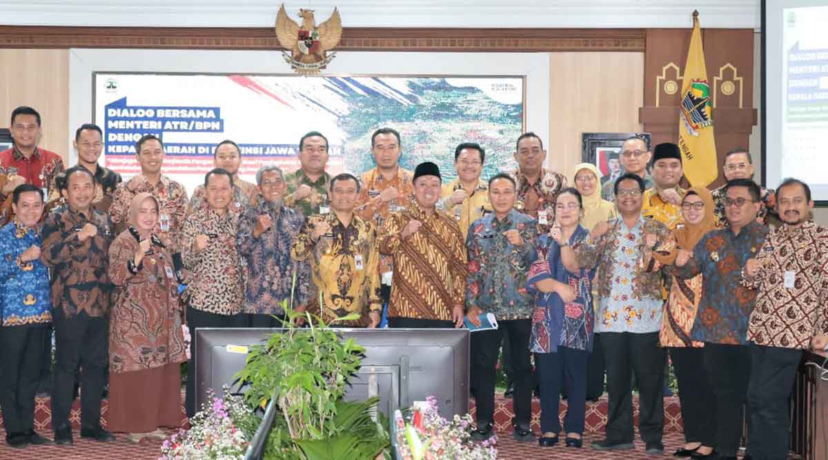 Menteri ATR/BPN saat bersama Kepala Daerah se-Jawa Tengah.