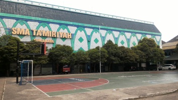 Gedung SMA Takmiriyah. foto: lukman hakim/ BANGSAONLINE