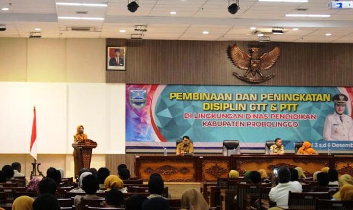 Giat pembinaan dan peningkatan disiplin bagi guru tidak tetap di Kota Probolinggo.